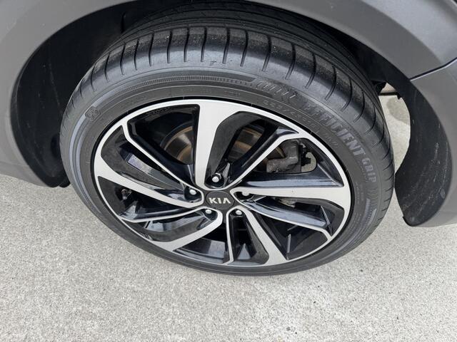 KIA Niro 1.6 GDi Hybrid DynamicLine Sunroof | 18 inch | Trekhaak | NW door ons geleverd & Onderhouden