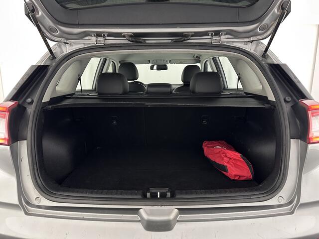 KIA Niro 1.6 GDi Hybrid ExecutiveLine (INCL.BTW) Aut. *LEATHER-FABRIC | NAVI-FULLMAP | KEYLESS | CAMERA | COMFORT-SEATS | DIGI-COCKPIT | LANE-ASSIST | ECC | CARPLAY | PDC | TOWBAR | 16''ALU*