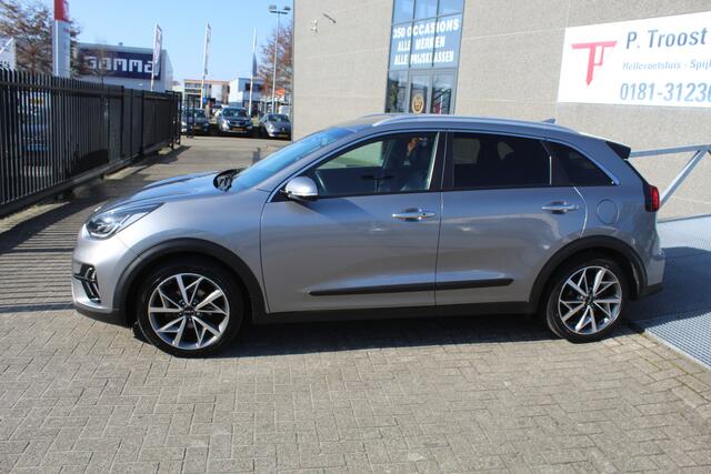 KIA Niro 1.6 GDi Hybrid ExecutiveLine Verwarmbare & geventileerde voorstoelen/Verwarmbaar stuurwiel/Achteruitrijcamera/JBL audio/Apple carplay/Elektrisch verstelbare voorstoelen/Lane assist/Dodehoek assistent/parkeersensoren rondom/Lichtmetaal 18'