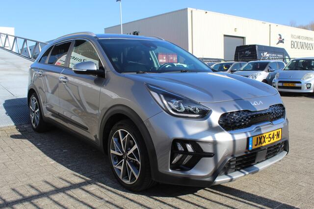 KIA Niro 1.6 GDi Hybrid ExecutiveLine Verwarmbare & geventileerde voorstoelen/Verwarmbaar stuurwiel/Achteruitrijcamera/JBL audio/Apple carplay/Elektrisch verstelbare voorstoelen/Lane assist/Dodehoek assistent/parkeersensoren rondom/Lichtmetaal 18'