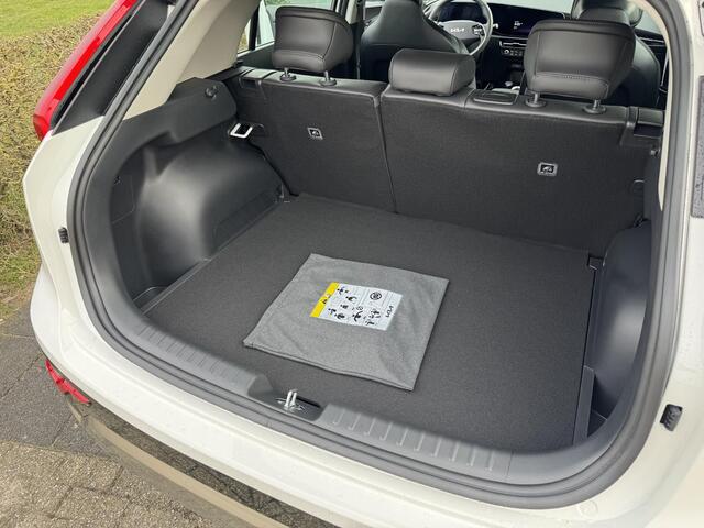 KIA Niro 1.6 GDi Hybrid DynamicLine , Direct Leverbaar!, Inclusief 3000 euro Inruilpremie!, Complete Uitvoering!, Voorraadkorting!