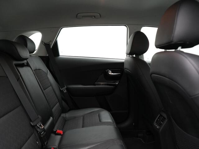 KIA Niro 1.6 GDi DynamicLine PHEV 141pk Dealer O.H. | Adaptive Cruise | Camera | Sportstoelen & Stuur Verwarmd | Apple Carplay | Lane Assist | Navigatie | DAB | Plug In Hybrid