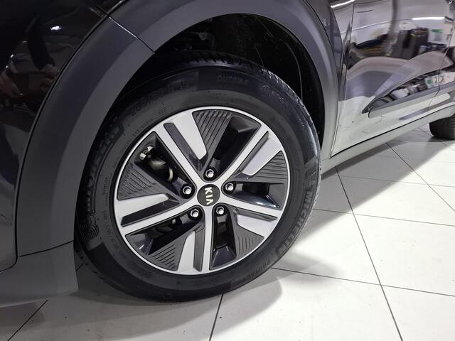 KIA Niro 1.6 GDi Hybrid DynamicLine Apple Carplay/Android Auto, Navigatie, Camera.