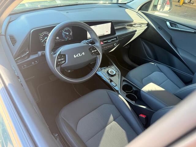 KIA Niro 1.6 GDi Hybrid DynamicLine Nieuw binnen, meer foto's volgen