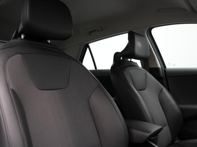 KIA Niro 1.6 GDi DynamicLine PHEV 182pk Dealer O.H. | Trekhaak | Adaptive Cruise | Camera | Sportstoelen & Stuur Verwarmd | Keyless | Apple Carplay | Blis | Navigatie | DAB | Virtual | Plug In Hybrid |