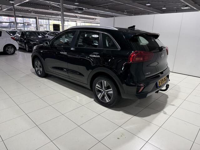 KIA Niro 1.6 GDi Hybrid DynamicLine Trekhaak, Stoel en Stuur verwarming, Apple Carplay/Android Auto, Navigatie, Camera.