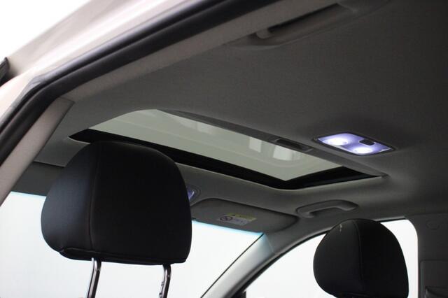 KIA Niro E-Niro DynamicPlusLine 64 kWh - Carplay, Dakraam, Half Leer, Camera, Stoelverw.