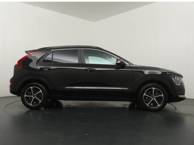 KIA Niro 1.6 GDi Hybrid DynamicLine Navigatie - Achteruitrijcamera - Apple & Android Carplay - Climate Control - Virena zekerheidspakket ¤ 895,-