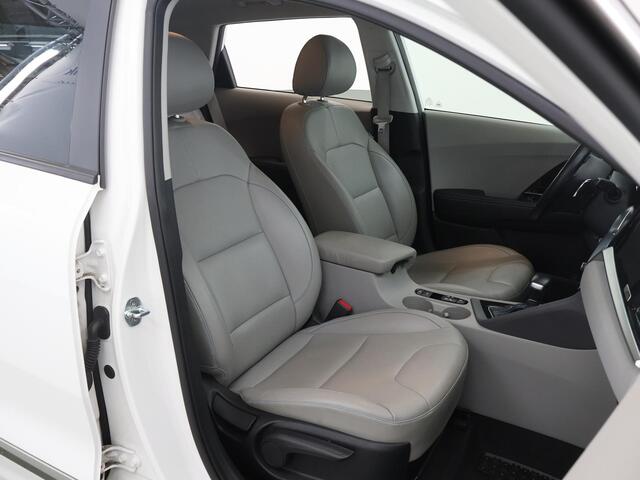 KIA Niro 1.6 GDi PHEV ExecutiveLine | Trekhaak | Lederen Bekleding | JBL Audio | Dodehoekdetectie | Stoel/Stuurwielverwarming | Stoelventilatie | Elektrisch bedienbare bestuurdersstoel met geheugenfunctie |