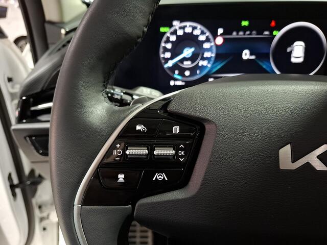 KIA Niro 1.6 GDi PHEV ExecutiveLine Stoel en Stuur verwarming, Schuif kantel dak, Apple Carplay/Android Auto, Navigatie, Camera.