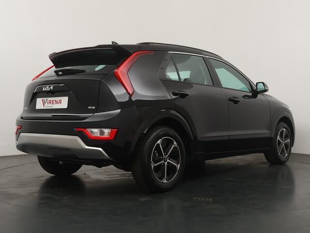 KIA Niro 1.6 GDi Hybrid DynamicLine - ¤5.000,- voordeel - Adaptieve cruise control - Navigatie - Keyless entry - Apple Carplay/Android Auto - Achteruitrijcamera - Parkeersensoren voor en achter - Fabrieksgarantie t/m 2033