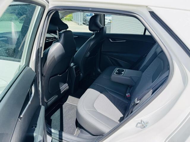 KIA Niro 1.6 GDi Hybrid DynamicLine NW geleverd | Unieke kmstand > 10850km | Nette auto !