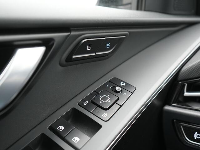 KIA Niro 1.6 GDi ExecutiveLine PHEV 182pk Dealer O.H. | Trekhaak | Adaptive Cruise | Head Up | Camera | Harman / Kardon | Lederen Sporstoelen Memory & Ventilatie | Keyless | Blis | Stoelen & Stuur Verwarmd | Apple Carplay | Navigatie | DAB | Plug In Hybrid |