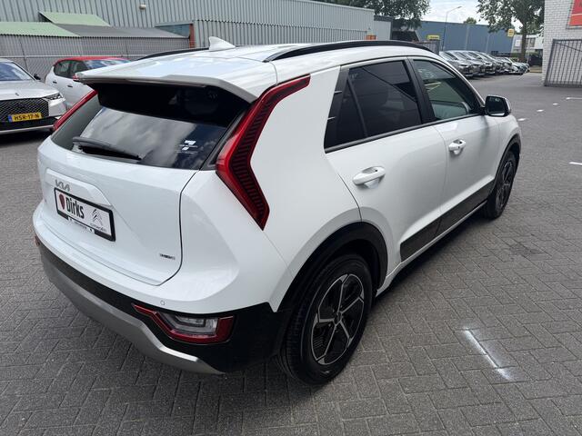 KIA Niro 1.6 GDi Hybrid Dynamic (Stoel-/-stuurverwarming - Camera - Keyless Entry - LED - Adaptieve Cruise Controle - Automatische Airco - Apple Carplay - Navigatie)