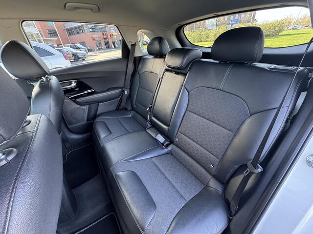 KIA Niro 1.6 GDi Hybrid DynamicLine Style Pack 18 Inch, Adaptieve Cruise Control, Draadloos Opladen, Achteruitrijcamera, Enz...