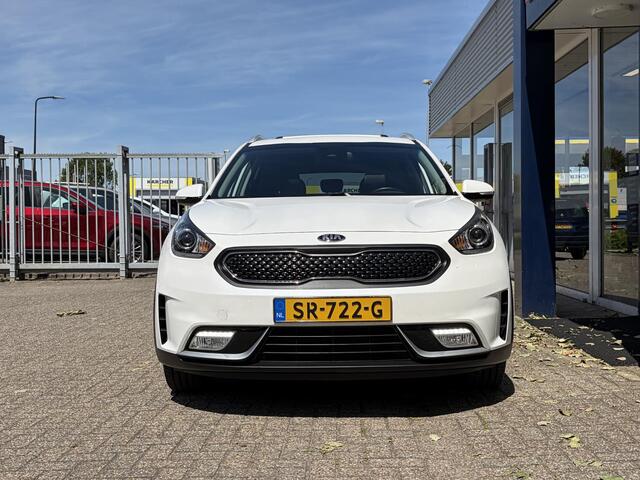 KIA Niro 1.6 GDi Hybrid Edition / Automaat / NL-Auto / Schuif-Kanteldak / Stuur-/Stoelverwarming / Cruise-Control / Apple-Carplay & Android-Auto / Trekhaak / Radio-Bluetooth / Navi / Camera / PDC-Achter / 18'' LMV / ENZ.