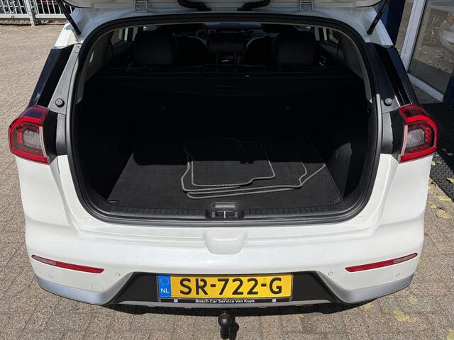 KIA Niro 1.6 GDi Hybrid Edition / Automaat / NL-Auto / Schuif-Kanteldak / Stuur-/Stoelverwarming / Cruise-Control / Apple-Carplay & Android-Auto / Trekhaak / Radio-Bluetooth / Navi / Camera / PDC-Achter / 18'' LMV / ENZ.
