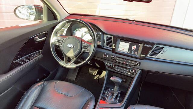 KIA Niro 1.6 GDi Hybrid DynamicPlusLine CAMERA / CARPLAY / LED / STOEL-STUUR VERW / CLIMA