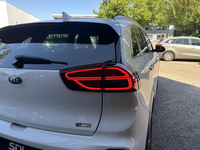 KIA Niro 1.6 GDi Hybrid ExecutiveLine // LEDER // ELEK.STOEL+GEHEUGEN // DODEHOEK // JBL // KEYLESS // STOELVERKOELING-VERWARMING //