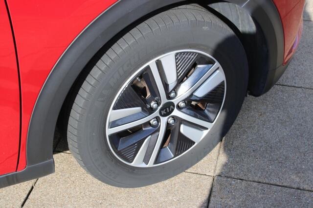 KIA Niro 1.6 GDi Hybrid DynamicPlusLine AUTOMAAT TREKHAAK, STOEL- STUURVERWARMING, LEDER