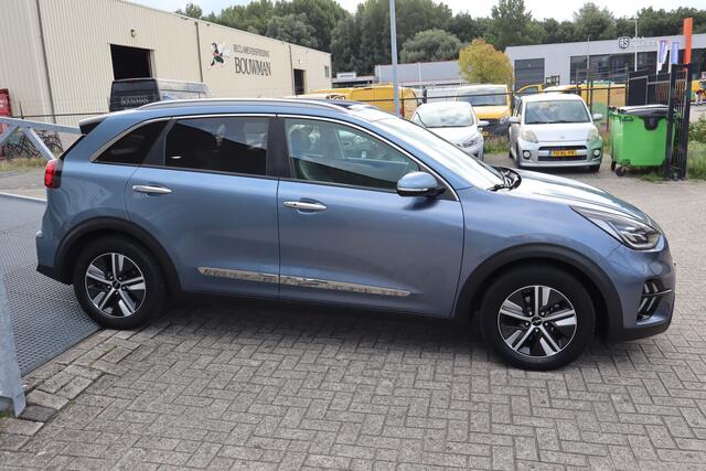 KIA Niro 1.6 GDi PHEV ExecutiveLine NL Auto/Panoramadak/Apple carplay/Stoelverwarming voor en achter/Stoelventilatie/Achteruitrijcamera/Parkeersensoren/Stuurverwarming/Lane assist/Cruise control