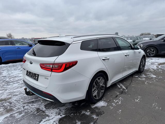 KIA OPTIMA Sportswagon 2.0 GDI PHEV ExecutiveLine Schuif/kanteldak, Trekhaak, Stoelkoeling + Stoelverwarming, Stuurwiel verwarmd, 360" Camera, Navigatie, Lederen bekleding, Seat memory Herman/Kardon