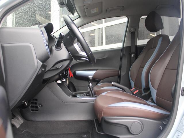 KIA PICANTO 1.0 CVVT Design Edition | Navi | Clima | Trekhaak | Brownpack | Camera | Cruise Control