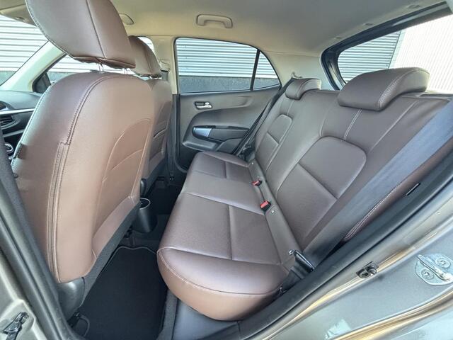 KIA PICANTO 1.0 CVVT Design Edition Navigatie, Lederen bekleding, Smart Key, Achteruitrijcamera, Cruise control, Privacy glass, Nieuw geleverd en dealeronderhouden