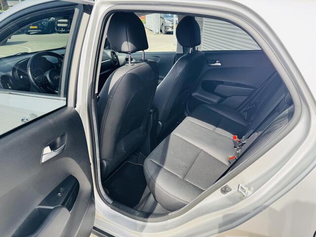 KIA PICANTO 1.2 X-Line Clima | Cruise | DAB | Camera | Stoel&Stuurverw.