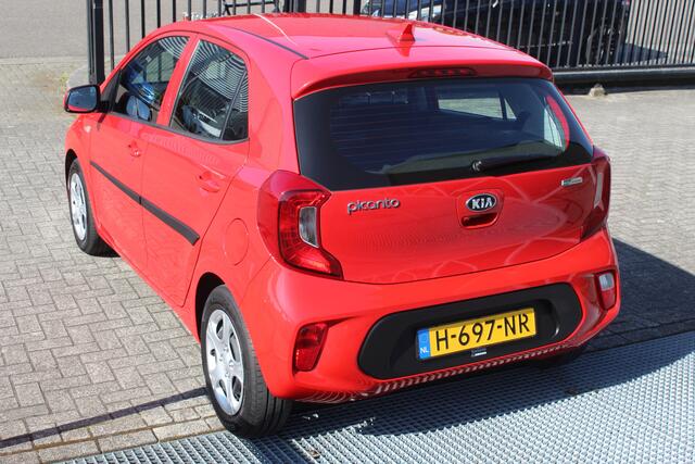 KIA PICANTO 1.0 MPi ComfortPlusLine Uniek!!1e Eigenaar!!/Achteruitrijcamera/Airco/Apple carplay/Bluetooth/Multifunctioneel stuurwiel/Spraakbediening/Elektrisch verstelbare spiegels/Elektrisch inklapbare spiegels.