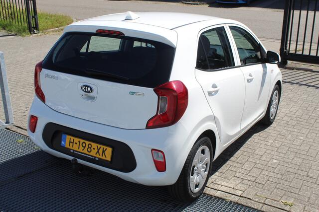KIA PICANTO 1.0 MPi ComfortPlusLine Airco/Apple carplay/Achteruitrijcamera/Multifunctioneel stuurwiel/Spraakbediening/Trekhaak/Elektrische ramen/Elektrisch verstelbare spiegels.