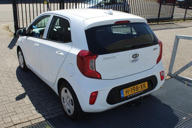 KIA PICANTO 1.0 MPi ComfortPlusLine Airco/Apple carplay/Achteruitrijcamera/Multifunctioneel stuurwiel/Spraakbediening/Trekhaak/Elektrische ramen/Elektrisch verstelbare spiegels.
