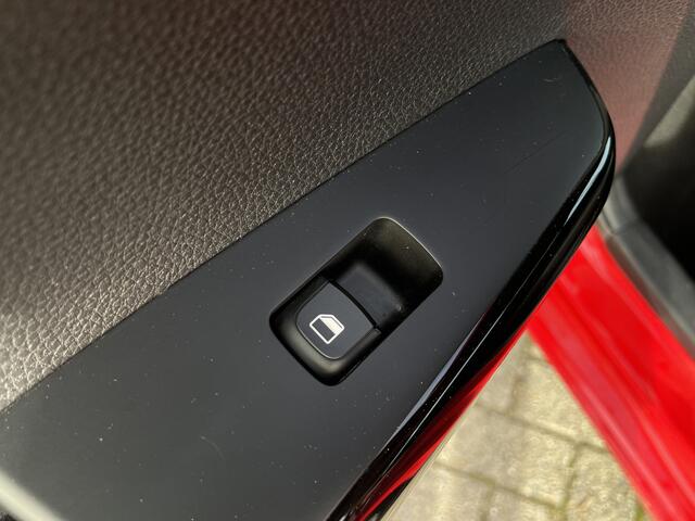 KIA PICANTO 1.0 DPi DynamicLine | Carplay | Achteruitrijcamera | Info: 0492588974 |