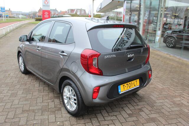 KIA PICANTO 1.0-67pk DPi DynamicLine. Kwalitatief erg goed wagen voor jaren zorgeloos rijplezier! Airco, metallic lak, camera, cruise control, elektr. ramen v+a, Android auto/Apple carplay, DAB radio, USB aansl., LM wielen etc