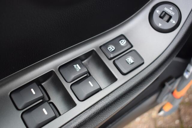 KIA PICANTO 1.0 CVVT ComfortPlusLine Navigator | Trekhaak | Navigatie | Camera | Cruise Control | Airco |