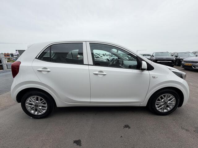 KIA PICANTO 1.0 DPi DynamicLine Apple Carplay en/of Android auto navigatie, Cruise control, Achteruitrijcamera, Nieuw geleverd en dealeronderhouden