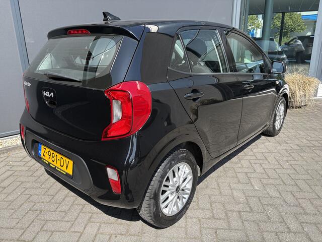 KIA PICANTO 1.0 DPi DynamicLine Achteruitrijcamera - Apple carplay - Airco - Cruise control - Navigatie - Cruise control - Licht metalen velgen 14 inch - Radio - Start/stop systeem - Bluetooth - Elektrische ramen - Stuur multifunctioneel