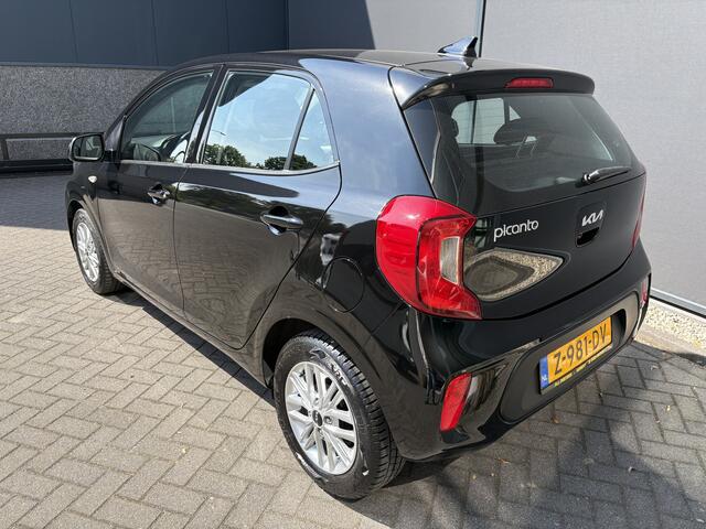 KIA PICANTO 1.0 DPi DynamicLine Achteruitrijcamera - Apple carplay - Airco - Cruise control - Navigatie - Cruise control - Licht metalen velgen 14 inch - Radio - Start/stop systeem - Bluetooth - Elektrische ramen - Stuur multifunctioneel