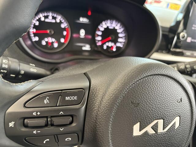 KIA PICANTO 1.0 DPi DynamicLine Achteruitrijcamera - Apple carplay - Airco - Cruise control - Navigatie - Cruise control - Licht metalen velgen 14 inch - Radio - Start/stop systeem - Bluetooth - Elektrische ramen - Stuur multifunctioneel