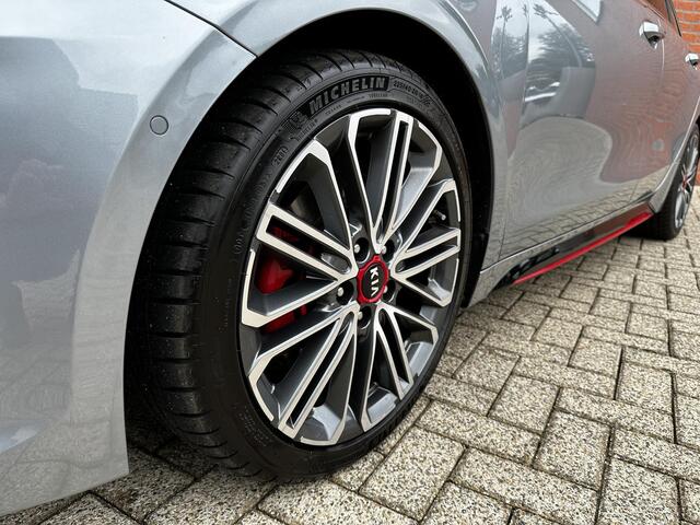 KIA PRO CEE D ProCeed 1.6 T-GDi 204pk Automaat GT Kia ProCeed 1.6 T-GDi GT Navigatie Climate Control Electrisch bediendbare achterklep Adaptive Cruise Control Camera Dab Keyless start
