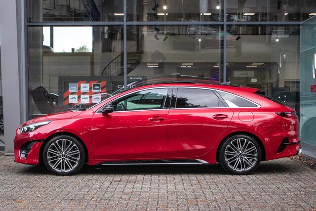 KIA PRO CEE D ProCeed 1.5 T-GDi GT-PlusLine Automaat - 1e Eig | Trekhaak | Alcantara / leder int. | Pano.dak | All season banden