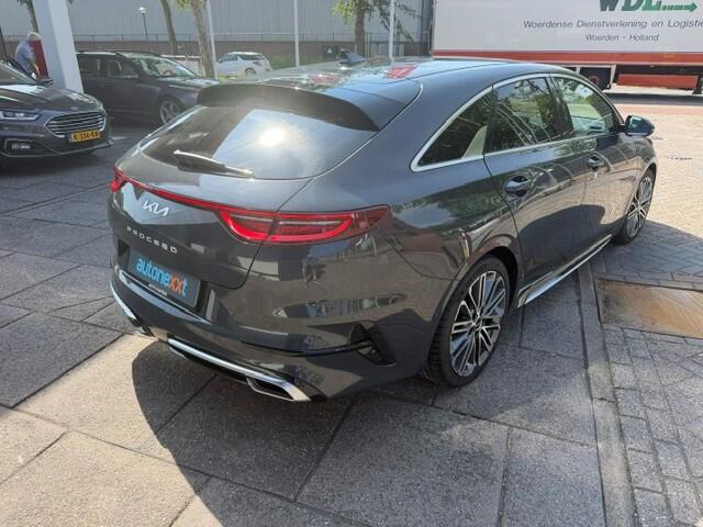 KIA PRO CEE D ProCeed 1.5 T-GDi GT-PlusLine AUT I NAV I PDC I TREKHAAK I LEDRE / ALCANTARA INTERIEUR I 1e EIGENAAR I COMPLETE ONDERHOUDSHISTORIE