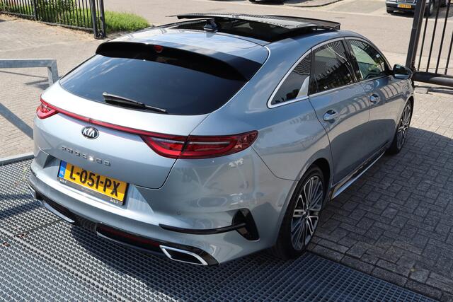 KIA PRO CEE D ProCeed 1.5 T-GDI GT-PlusLine Panoramadak! Apple carplay/Stuurverwarming/Stoelverwarming voor en achter/Elektrische stoel met geheugen/Achteruitrijcamera/Keyless/Lane assist/Dodehoek assistent/JBL Audio/Climate control