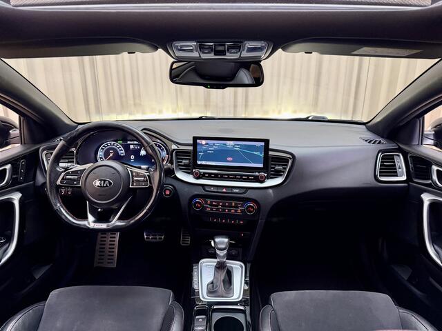 KIA PRO CEE D ProCeed 1.6 T-GDI GT *Panoramadak* Digital Cockpit / JBL / Stoel/Stuurverwarming / Apple Carplay / Leder/Alcantara / Camera / 18"LMV