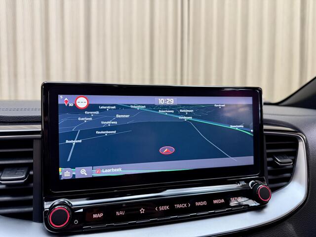 KIA PRO CEE D ProCeed 1.6 T-GDI GT *Panoramadak* Digital Cockpit / JBL / Stoel/Stuurverwarming / Apple Carplay / Leder/Alcantara / Camera / 18"LMV