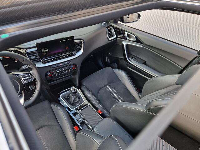 KIA PRO CEE D ProCeed 1.0 T-GDI GT-Line | Panoramadak | Leder/Alcantara | Achteruitrijcamera | 17" Velgen | Stuur-/Stoelverwarming | Apple CarPlay/Android Auto | Clima | Key-Less sleutel | Cruise control | LED