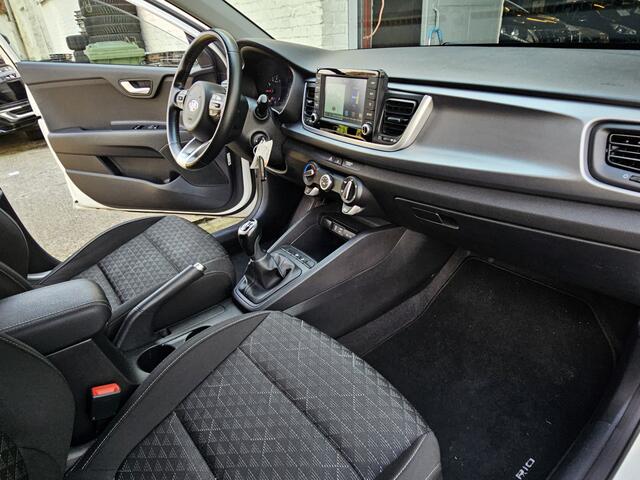 KIA RIO 1.0 T-GDi, NAP! Camera! Navi! Carplay! Zondag OPEN!