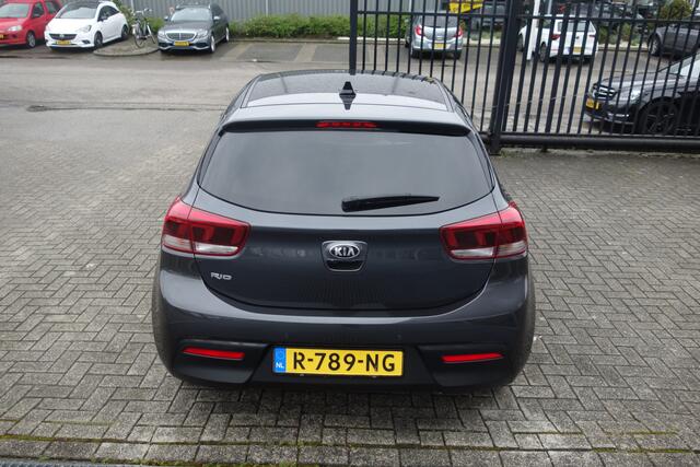 KIA RIO 1.4 Dynamic- PlusLine AUTOMAAT/ NAVI/CLIMA/L.M.VELGEN/DODE HOEK HERKENNING/STOEL&STUURVERW/PARKEERCAMERA