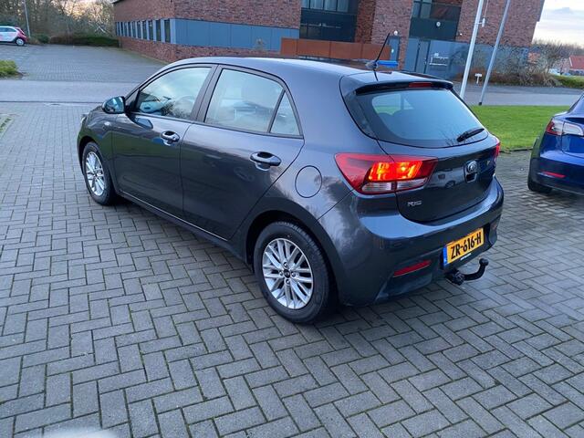 KIA RIO DREAM TEAM