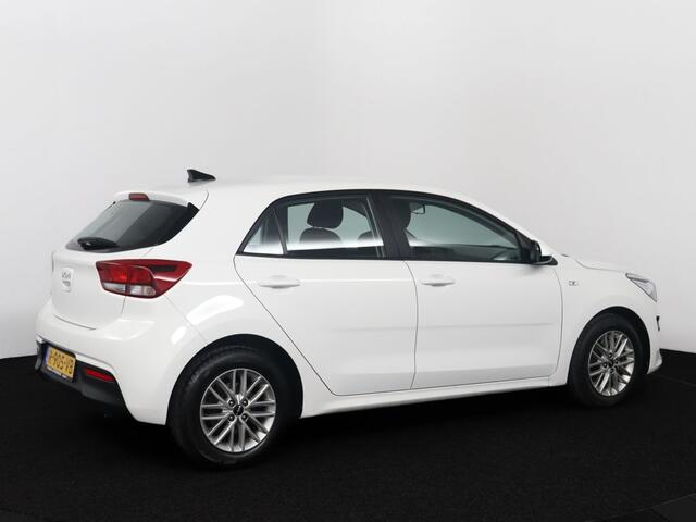 KIA RIO 1.0 T-GDi MHEV DynamicLine - Navigatie - Cruise Control - Climate Control - Apple CarPlay/Android Auto - Achteruitrijcamera - Farbieksgarantie tot 12-2029